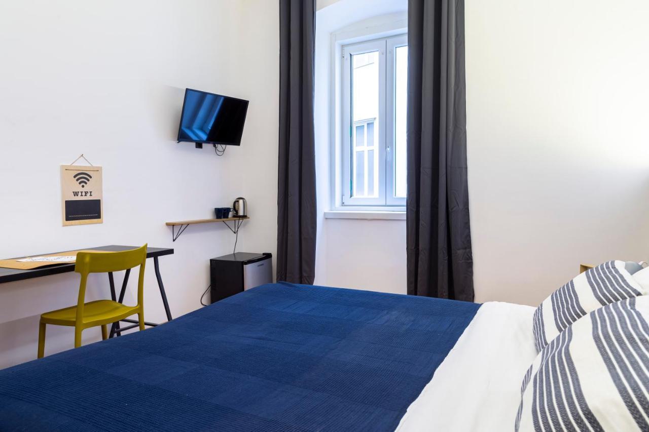 Pregiata Camera Con Bagno Privato - Blu Di Persia Триест Экстерьер фото